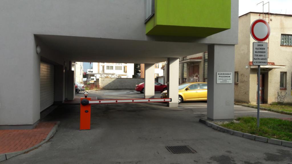 Modern City Center Apartment With Private Parking Martin Exterior foto